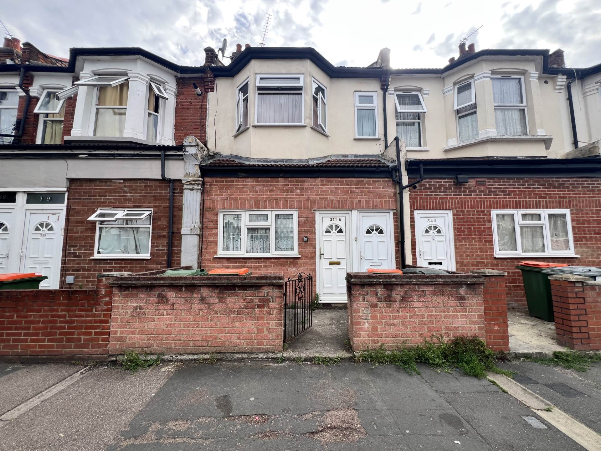Dersingham Avenue, London, E12 6JX, Image 1