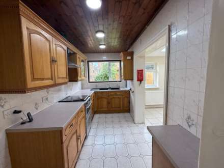 3 Bedroom Terrace, Reigate Road, Ilford, IG3
