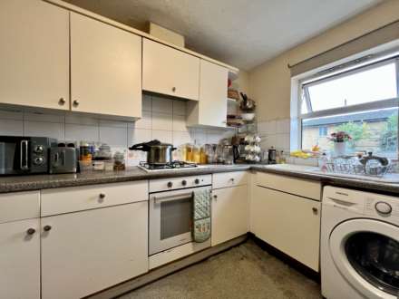 Cowleaze, Beckton, E6 6WX, Image 4