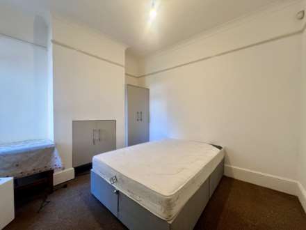 Kings Road, London, E11 1AT, Image 3