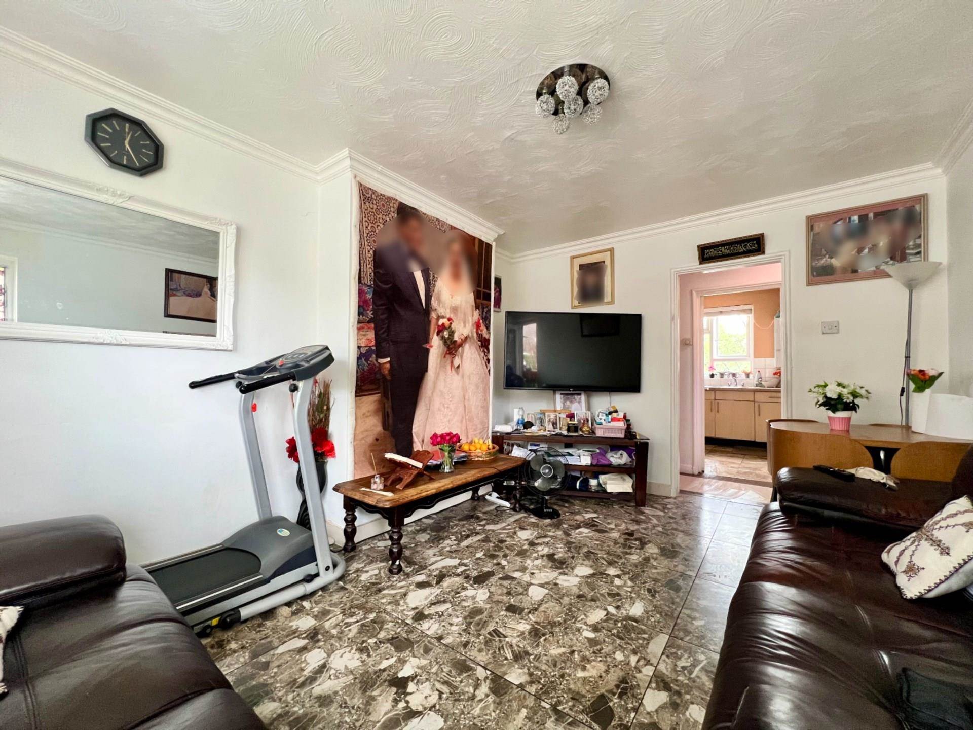 Harcourt Avenue, London, E12, Image 4