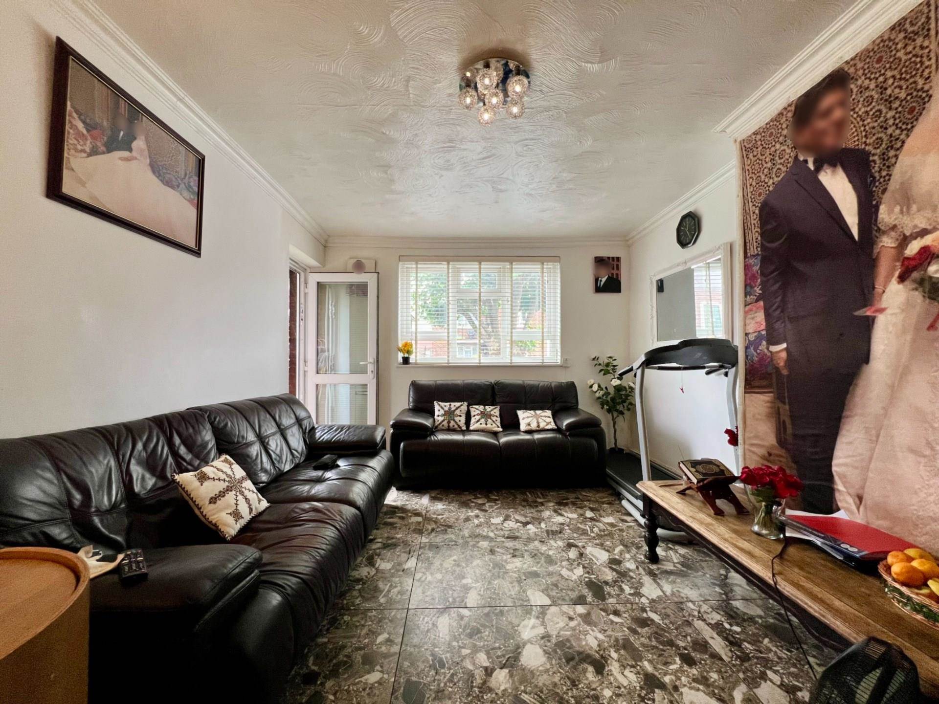 Harcourt Avenue, London, E12, Image 5