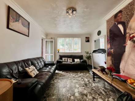 Harcourt Avenue, London, E12, Image 5