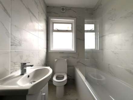 Lathom Road, East Ham, E6 2DX, Image 12