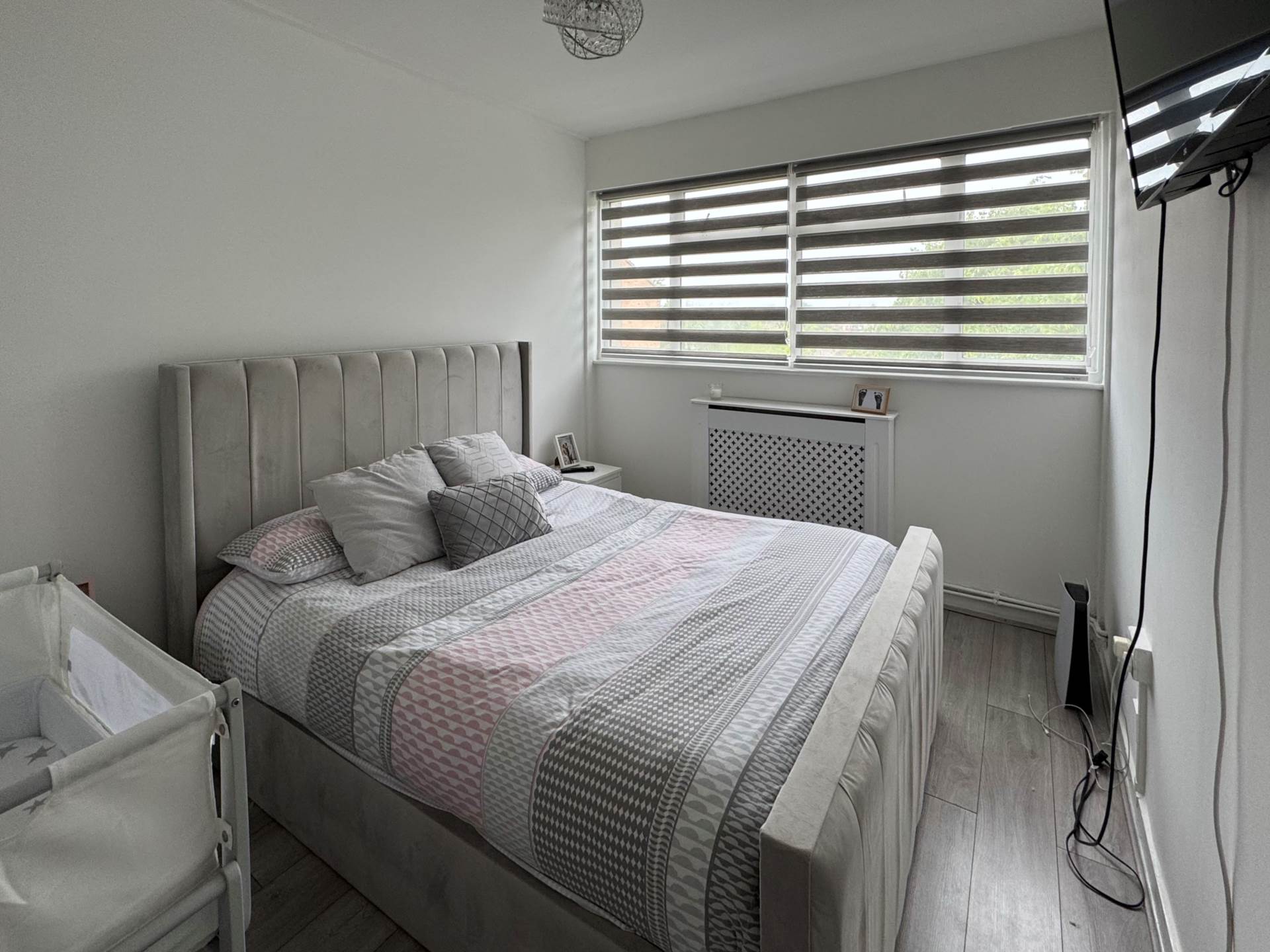 Beale Close, Palmers Green, N13, Image 11