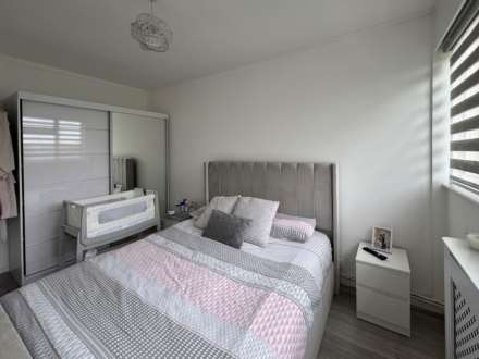 Beale Close, Palmers Green, N13, Image 10