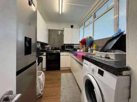 Beale Close, Palmers Green, N13, Image 2