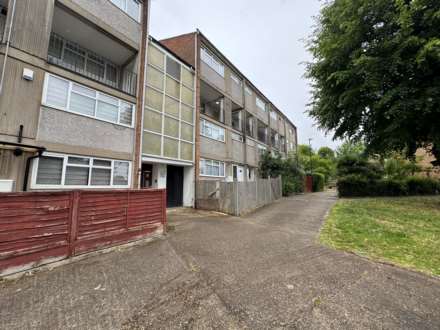 Beale Close, Palmers Green, N13, Image 3