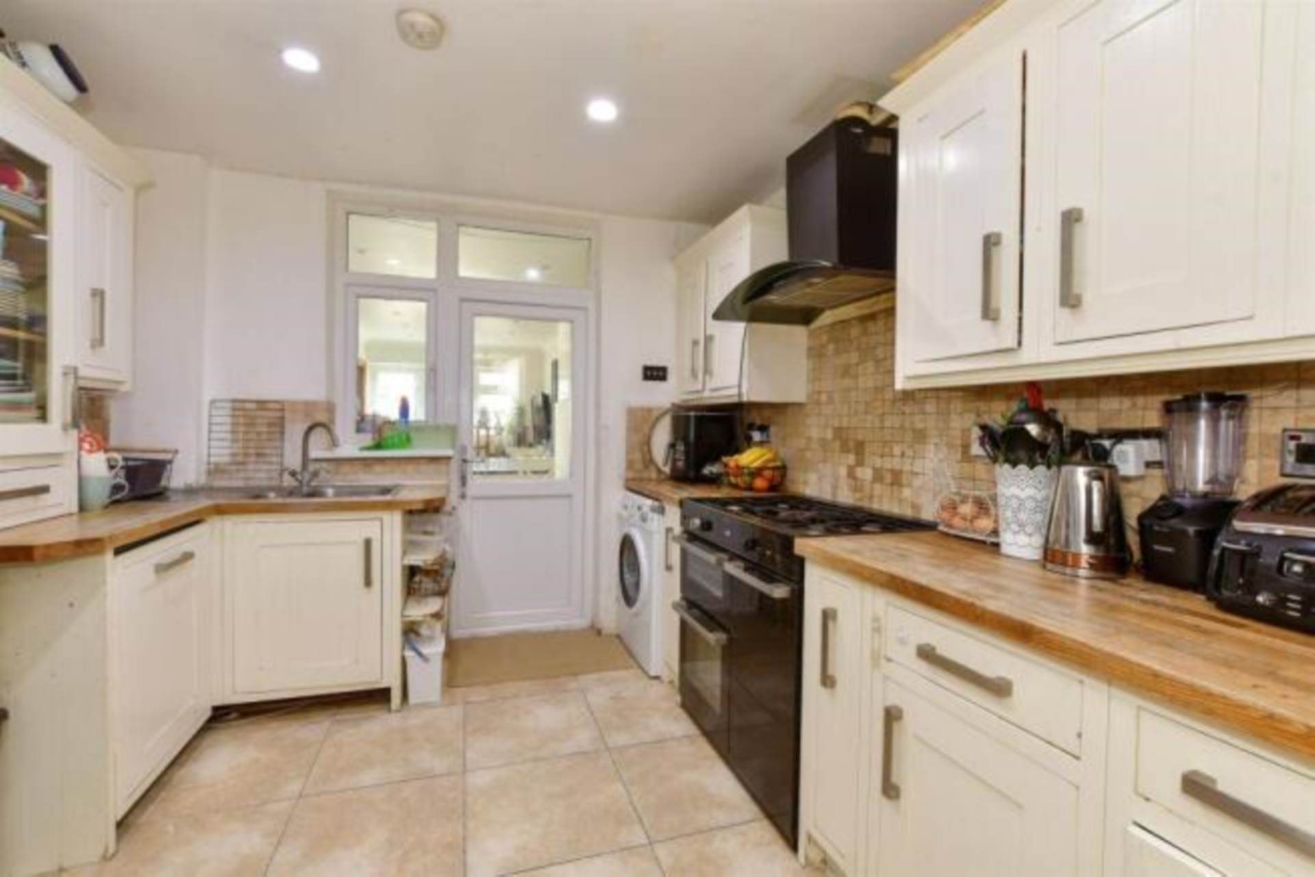 Chase Lane, Barkingside, IG6 1BH, Image 3