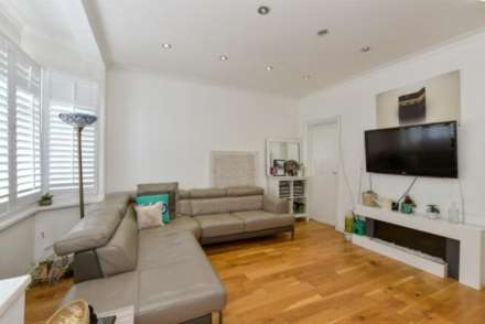 Chase Lane, Barkingside, IG6 1BH, Image 2