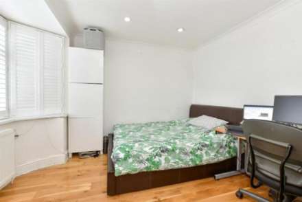 Chase Lane, Barkingside, IG6 1BH, Image 6