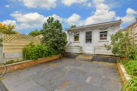 Chase Lane, Barkingside, IG6 1BH, Image 9