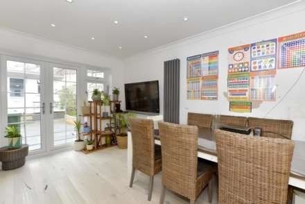 Chase Lane, Barkingside, IG6 1BH, Image 3