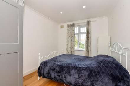 Chase Lane, Barkingside, IG6 1BH, Image 6
