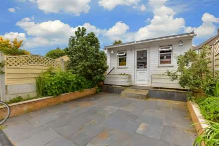 Chase Lane, Barkingside, IG6 1BH, Image 9