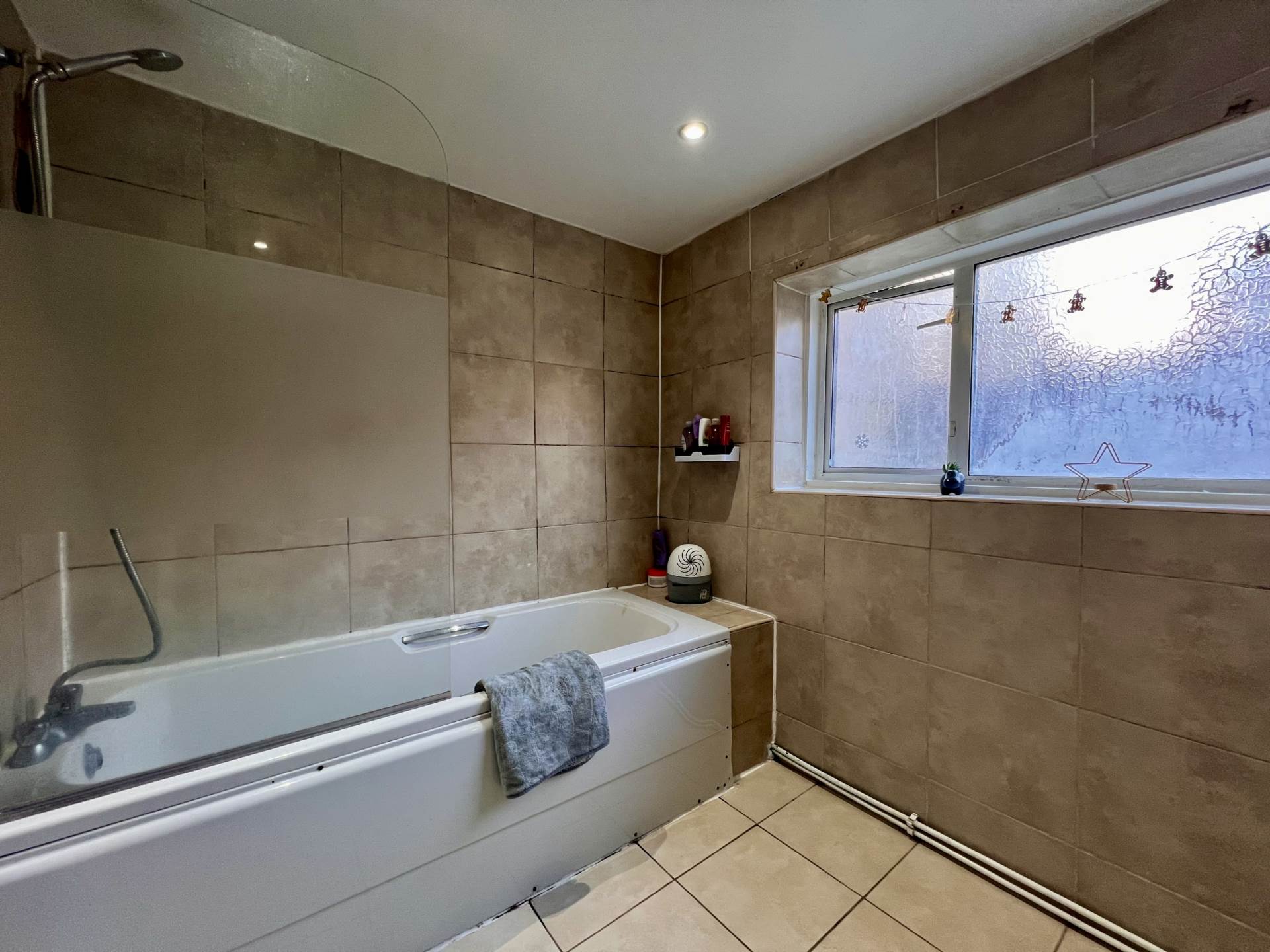 Michigan Avenue, London, E12 5JD, Image 11