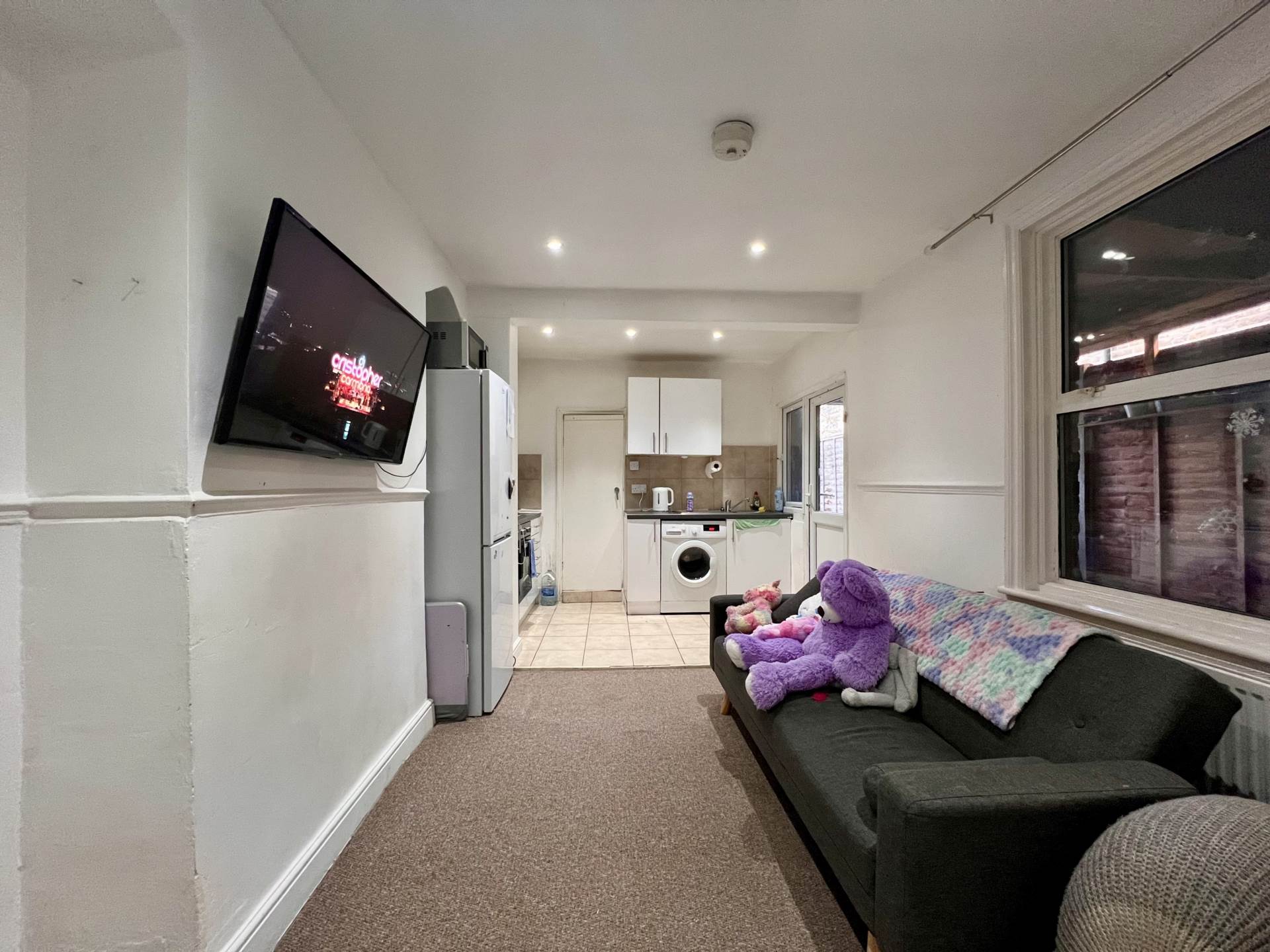 Michigan Avenue, London, E12 5JD, Image 2