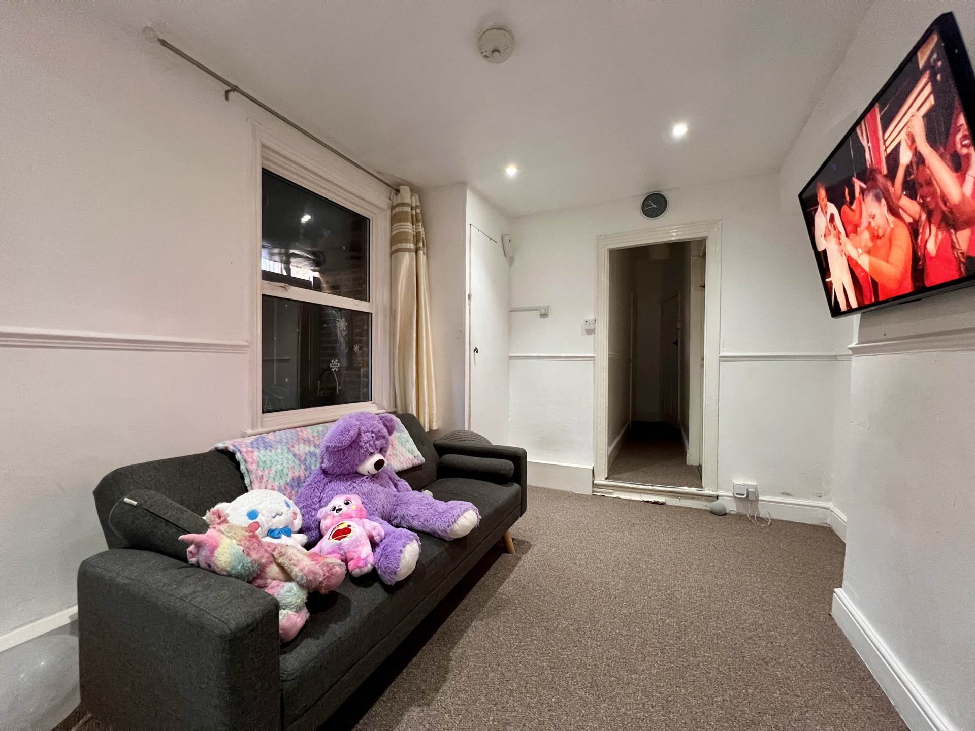 Michigan Avenue, London, E12 5JD, Image 3