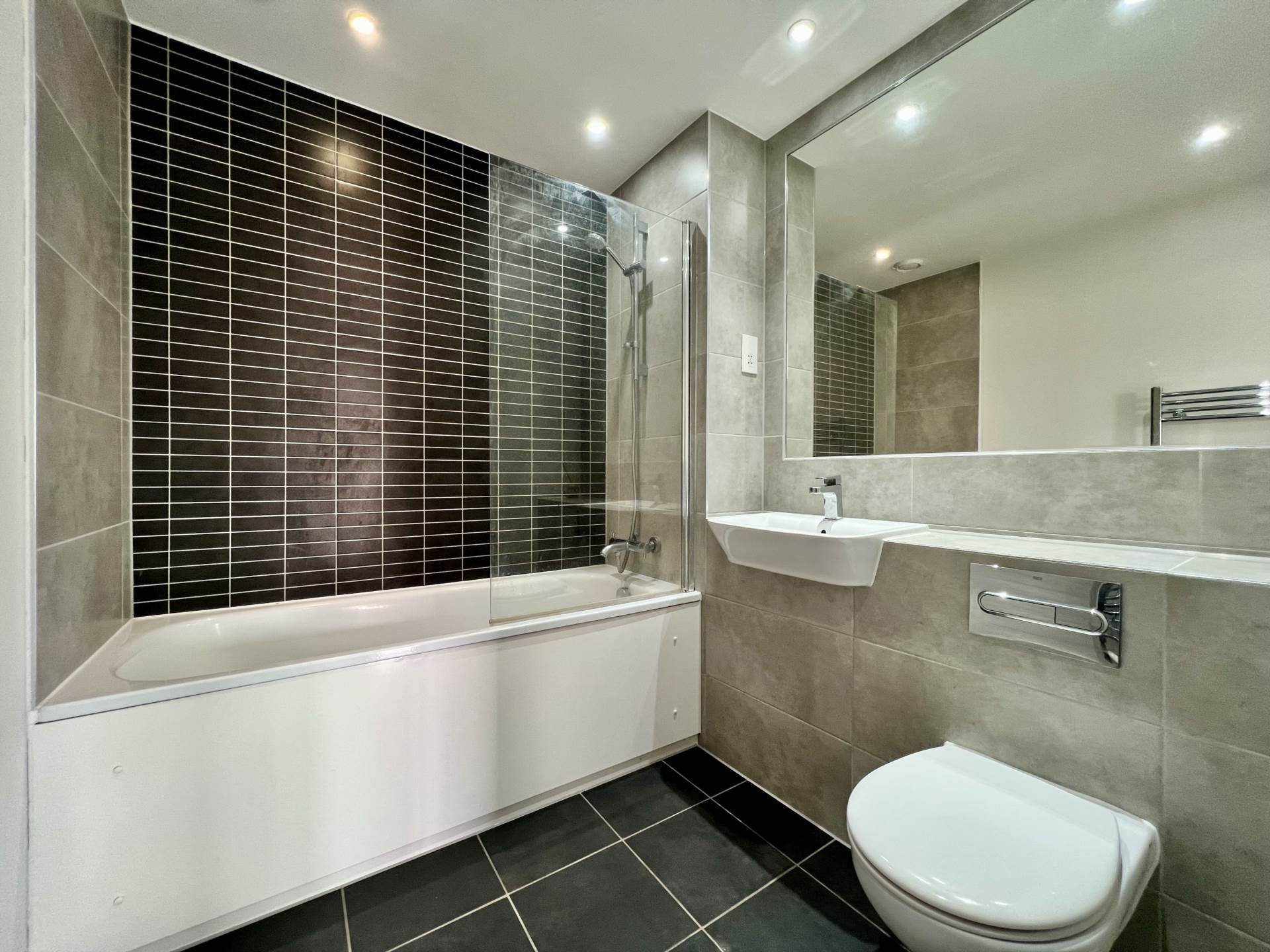 Albion House, East Ham, E6 1EF, Image 8