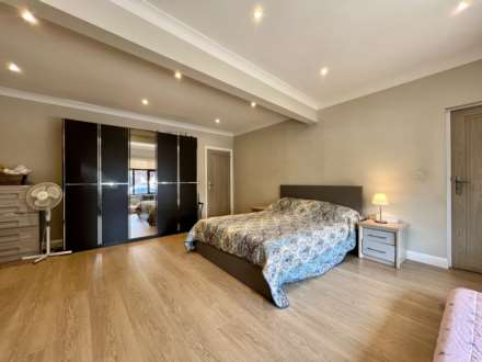 Donald Road, Romford, RM6 5EB, Image 18