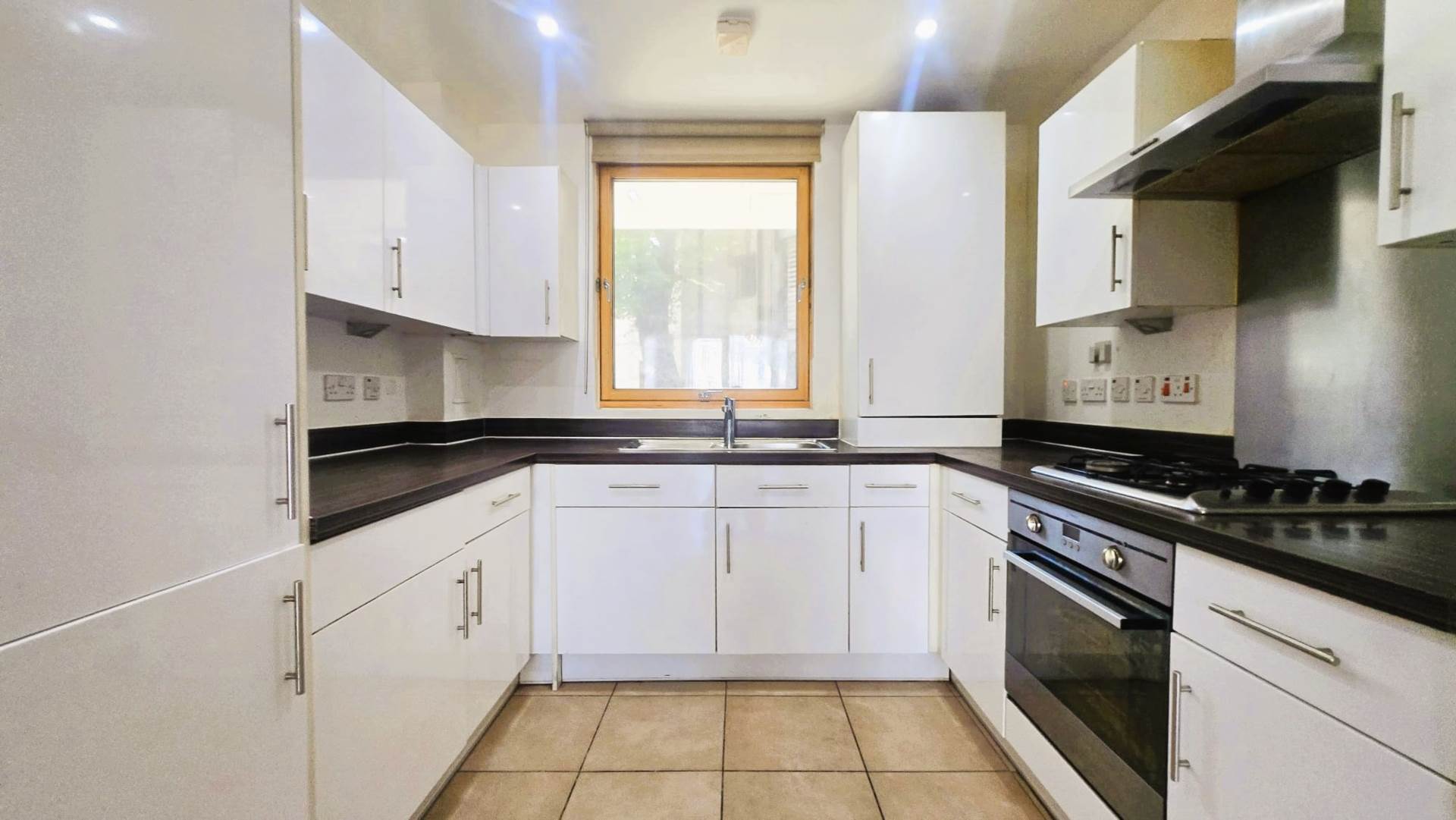 Plashet Grove, East Ham, E6 1BX, Image 2