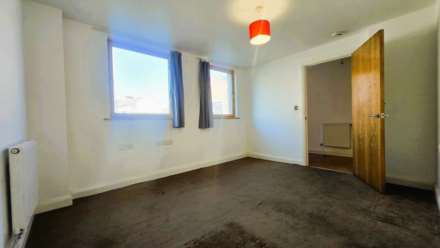 Plashet Grove, East Ham, E6 1BX, Image 10