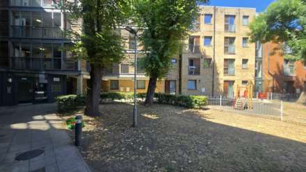 Plashet Grove, East Ham, E6 1BX, Image 14