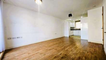 Plashet Grove, East Ham, E6 1BX, Image 3