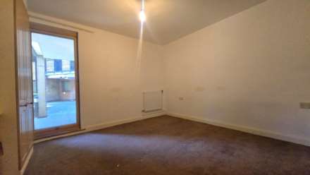 Plashet Grove, East Ham, E6 1BX, Image 9