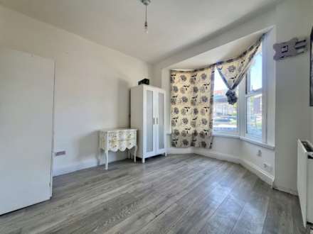 Nine Acres Close, London, E12 6AU, Image 3