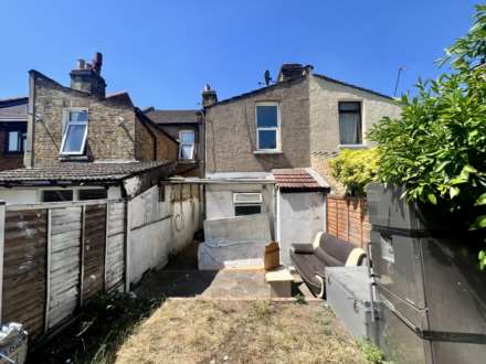 Nine Acres Close, London, E12 6AU, Image 8