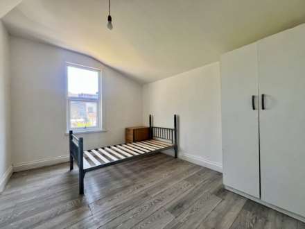 Nine Acres Close, London, E12 6AU, Image 9