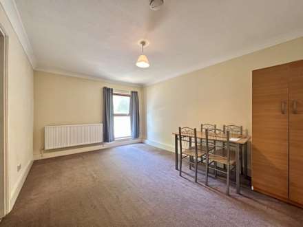 1 Bedroom Maisonette, Gadwall Close, London, E16 3SQ