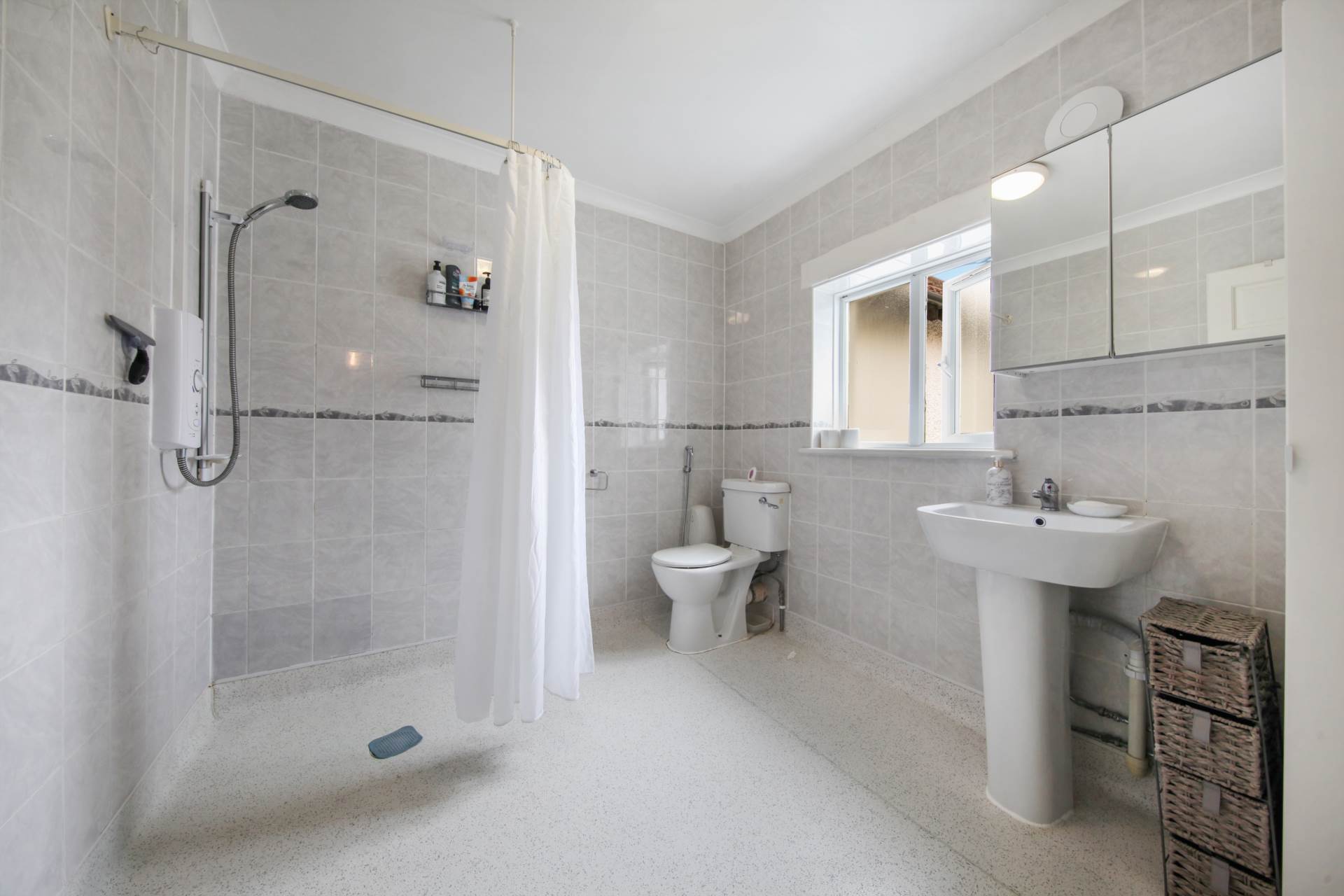 New Road, Chingford, E4, Image 10