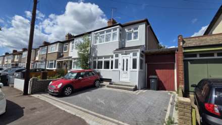 Gorseway, Rush Green, RM7 0SH, Image 1