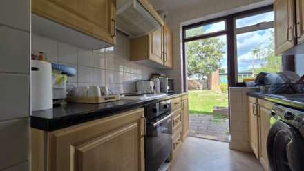 Gorseway, Rush Green, RM7 0SH, Image 11