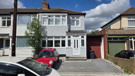 Gorseway, Rush Green, RM7 0SH, Image 2