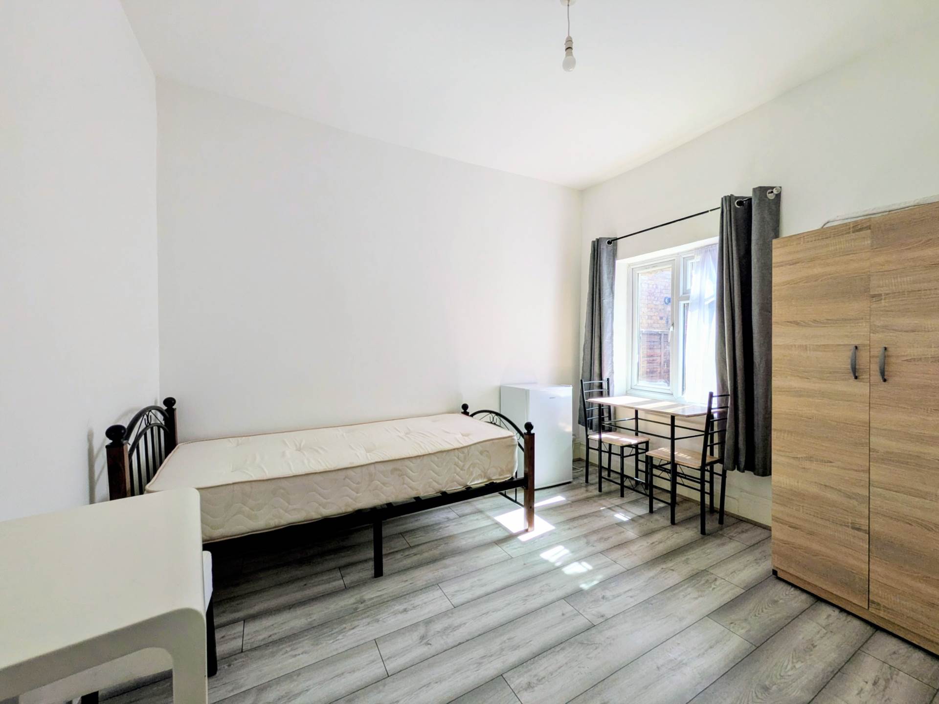 Sixth Avenue, London, E12 5PU, Image 3