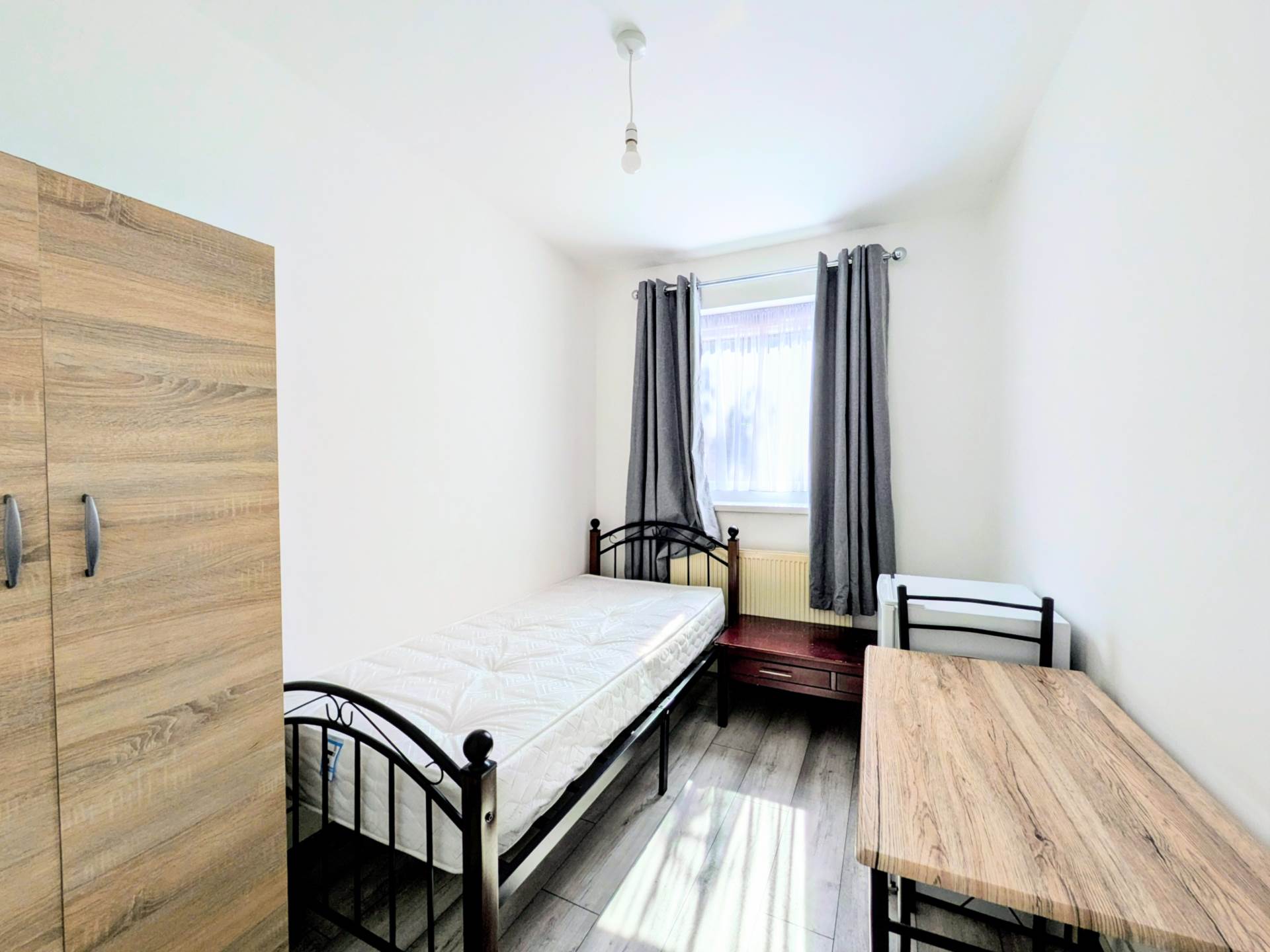Sixth Avenue, London, E12 5PU, Image 8