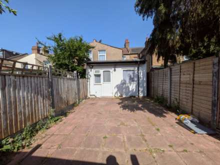 Sixth Avenue, London, E12 5PU, Image 10
