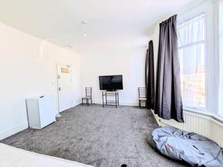 Sixth Avenue, London, E12 5PU, Image 16