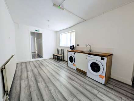 Sixth Avenue, London, E12 5PU, Image 5