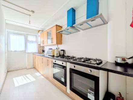 Sixth Avenue, London, E12 5PU, Image 6