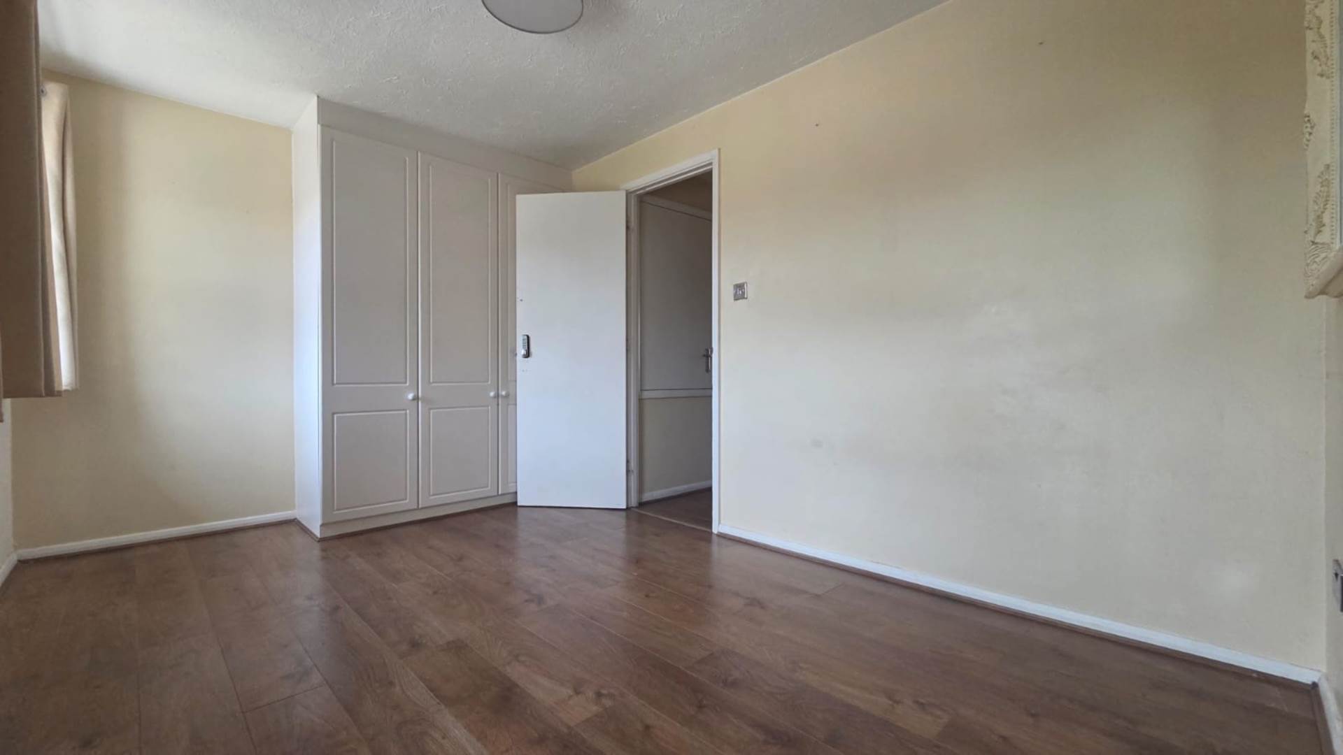 Cowleaze, Beckton, E6 6WX, Image 7