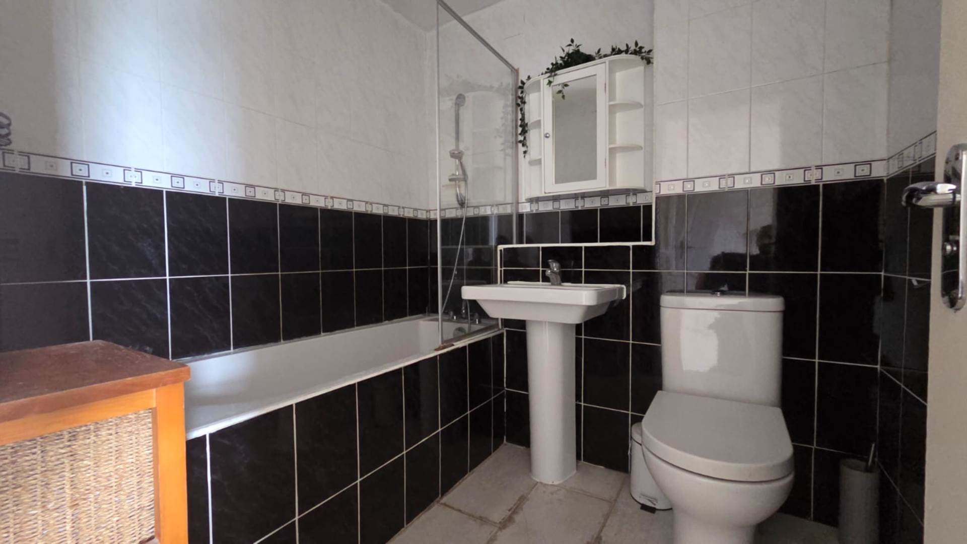 Cowleaze, Beckton, E6 6WX, Image 8