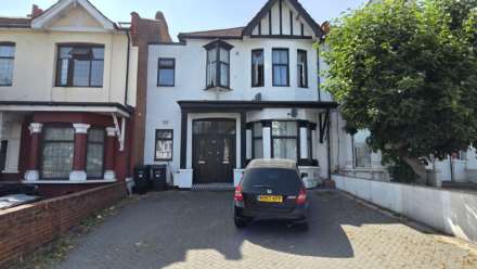 Property For Rent Cranbrook Road, Ilford
