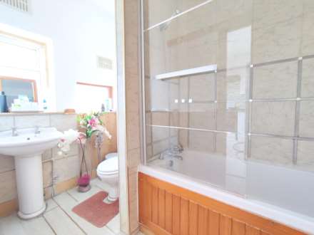 Gainsborough Avenue, Manor Park, E12 6JL, Image 8