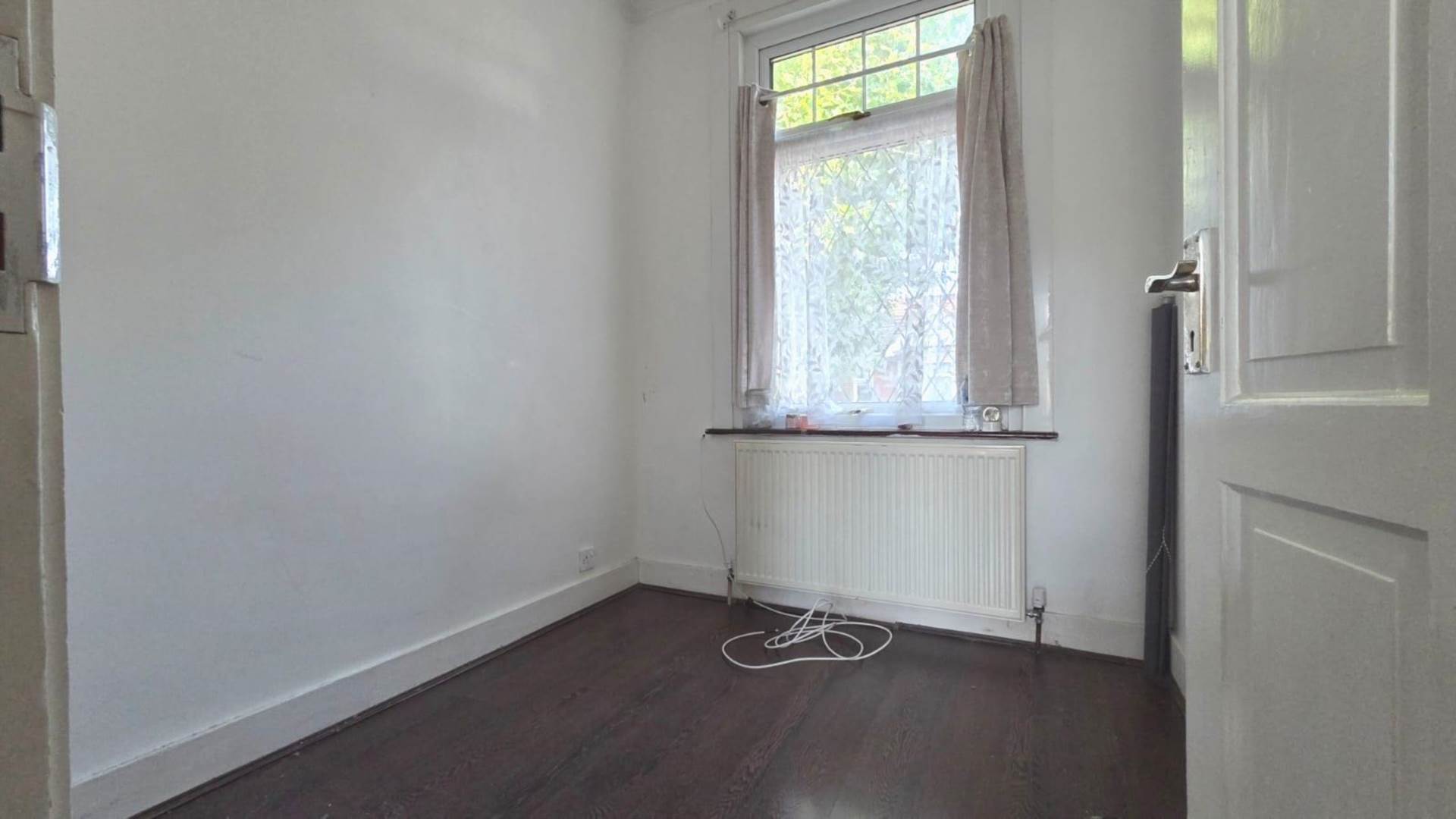 Haldane Road, East Ham, E6 3JL, Image 21