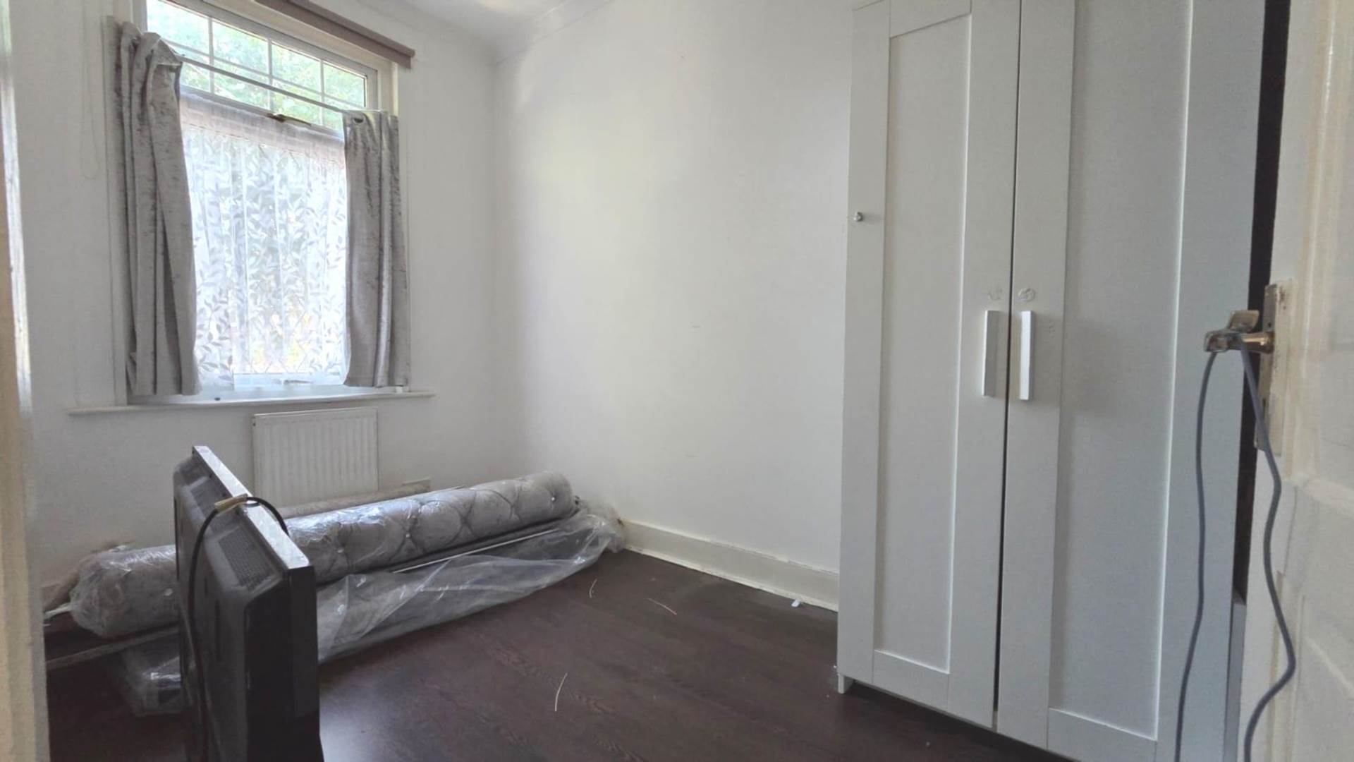 Haldane Road, East Ham, E6 3JL, Image 22