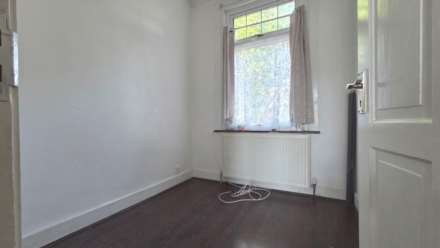 Haldane Road, East Ham, E6 3JL, Image 21